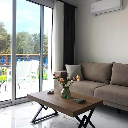 In A Village, Kyrenia 度假居 凯里尼亚