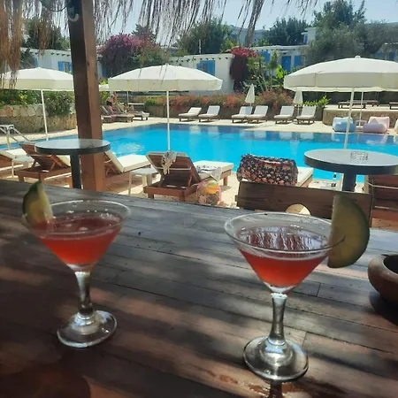 In A Village, Kyrenia 度假居 凯里尼亚